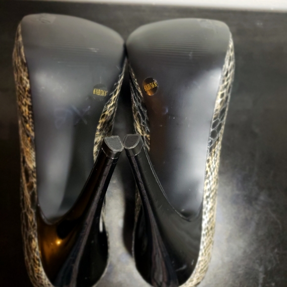 Snakeskin Print Heels - Picture 5 of 5